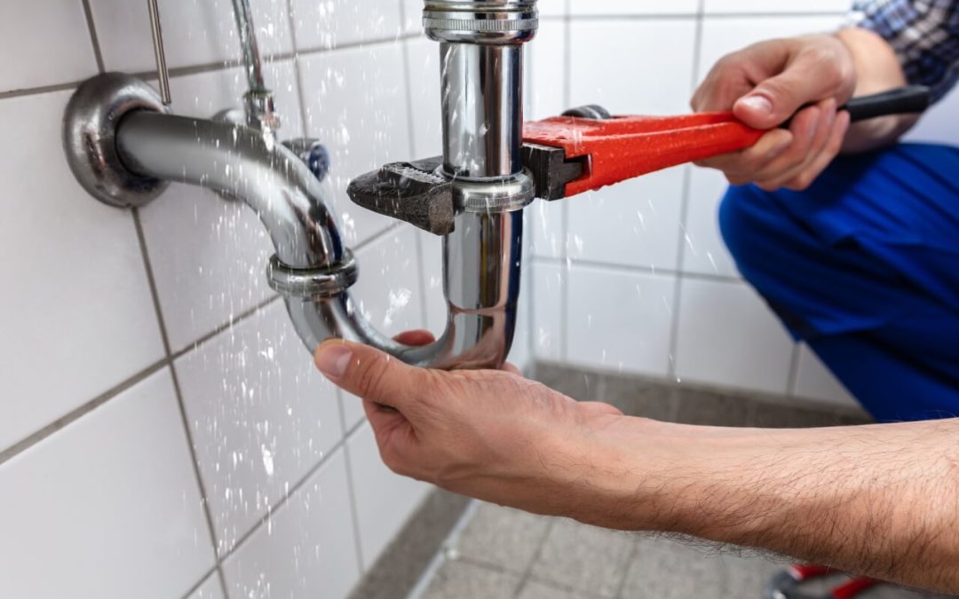 6 Signs of a Plumbing Problem in a Home